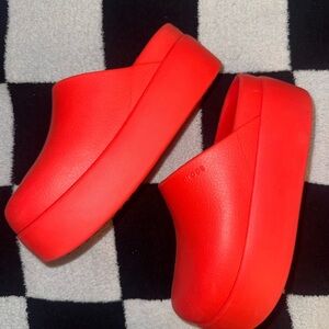 Crocs Dylan Platform Clogs